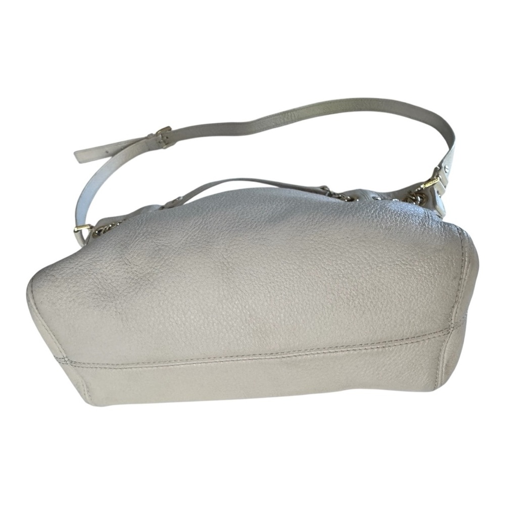 Michael Michael Kors Beige Handbag – Classic Style with Functional Design. - Picture 6 of 13